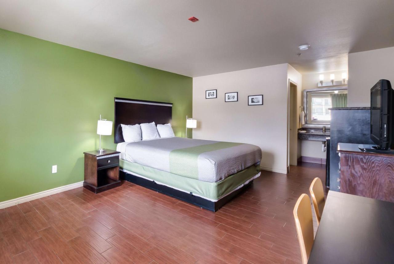 Motel 6 Floresville Eksteriør bilde