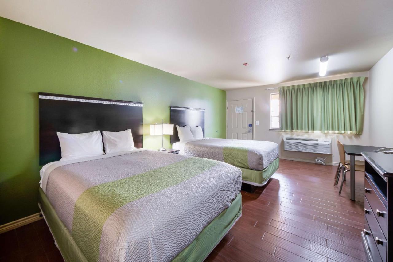 Motel 6 Floresville Eksteriør bilde