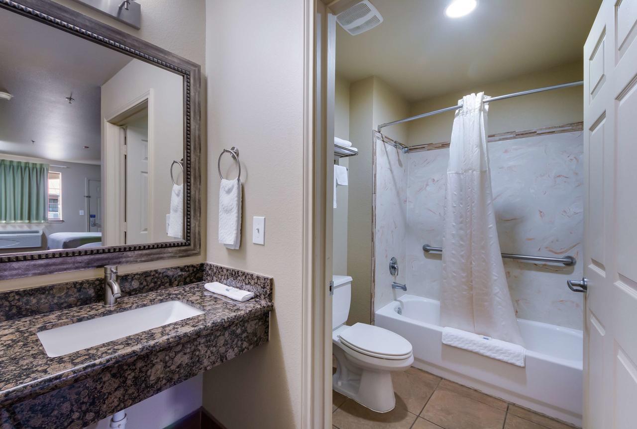 Motel 6 Floresville Eksteriør bilde