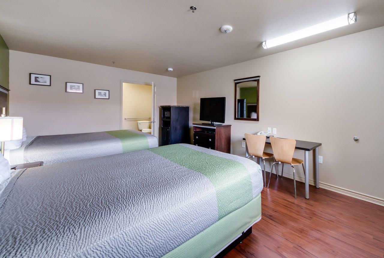 Motel 6 Floresville Eksteriør bilde
