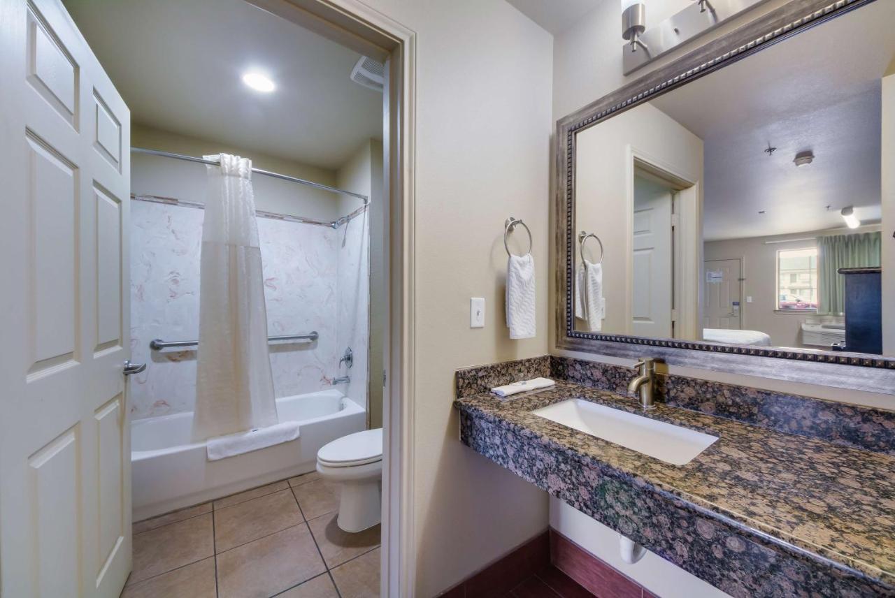 Motel 6 Floresville Eksteriør bilde